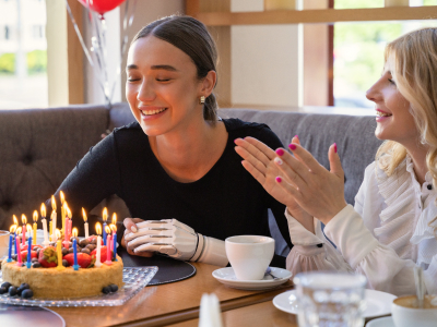 45 frases de aniversário para mulher que exaltam o que ela tem de melhor