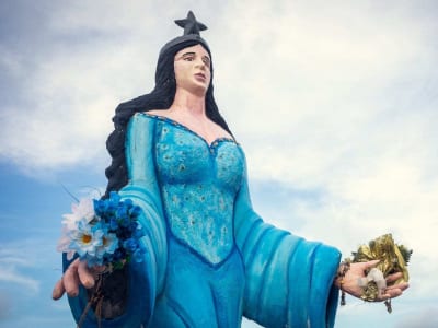 30 frases de Iemanjá para pedir proteção à sereia e rainha dos mares