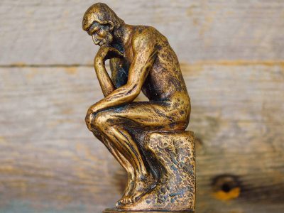 50 frases filosóficas inteligentes para grandes reflexões