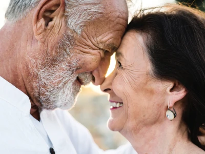 60 frases de músicas românticas para a sua escolher a música tema