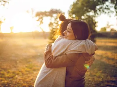 50 frases de saudade de amigos para quem está distante dos parceiros