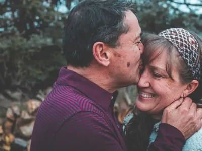 50 frases românticas de bom dia para começar o dia com mais amor