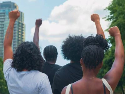 30 frases antirracistas para quem quer combater o racismo