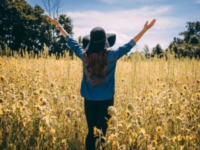 50 frases curtas de agradecimento para atrair boas energias