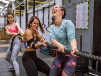 45 frases de academia engraçadas para se divertir entre uma série e outra