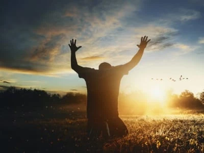 60 frases de adoração a Deus para mostrar seu amor e fé