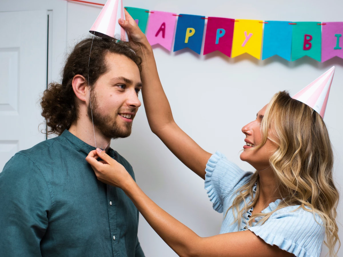 40 frases de aniversário para amigo que celebram verdadeiras amizades