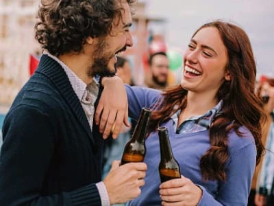 50 frases de cantadas engraçadas para conquistar crush com risadas