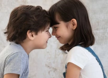 50 frases de carinho para irmão que descrevem essa linda relação