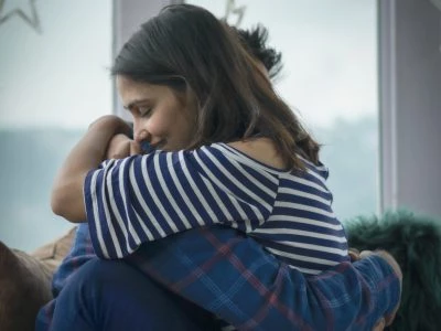 60 frases de conforto e carinho para acolher quem está precisando