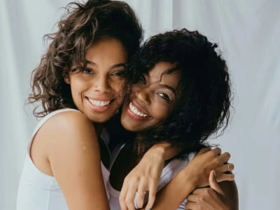 45 frases de gratidão para amiga que mostram o quanto ela é especial