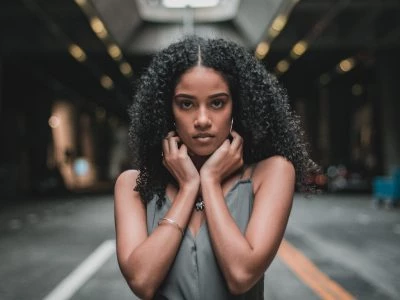 50 frases de mulher guerreira para exaltar o quanto são maravilhosas