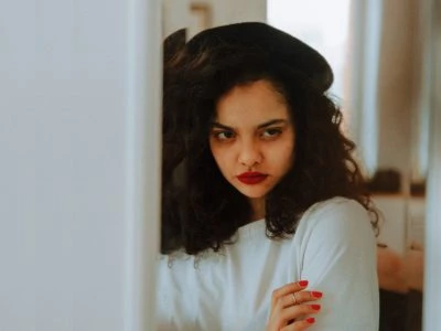 30 frases de olho gordo para se livrar dos invejosos