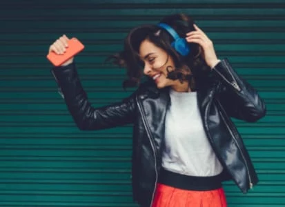 60 frases de solteiro para status que mostram que você está bem só