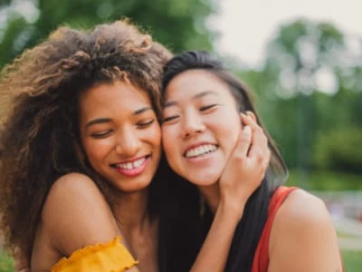 60 frases fofas para amiga que dizem o quanto ela é essencial na sua vida