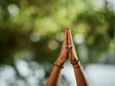 40 frases namastê para saudar a vida com respeito e positividade